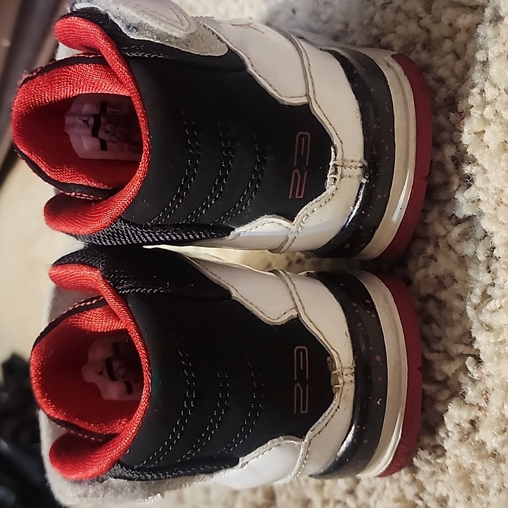 Jordan Retros - Picture 3 of 4